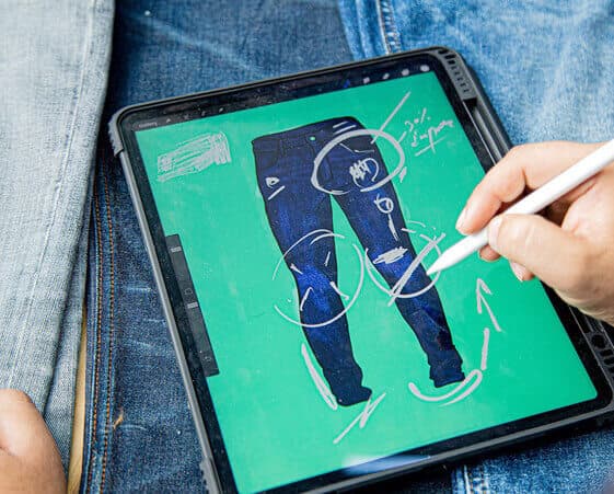 Heart-shaped fashion accessory